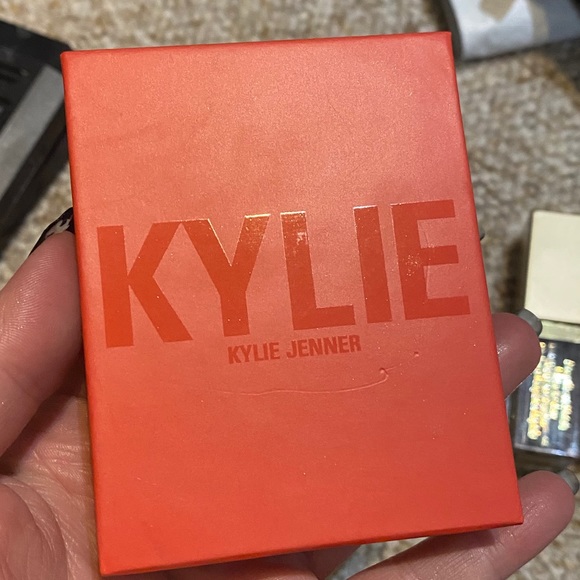 Kylie Jenner Blush - Picture 2 of 3